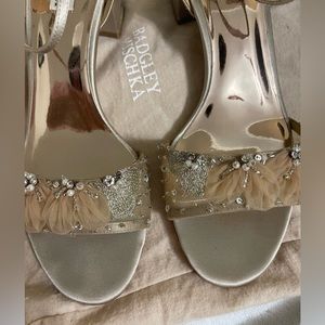 Badgley Mischa  Pearl Nude color. A dressy neutral shoe to go with everything.